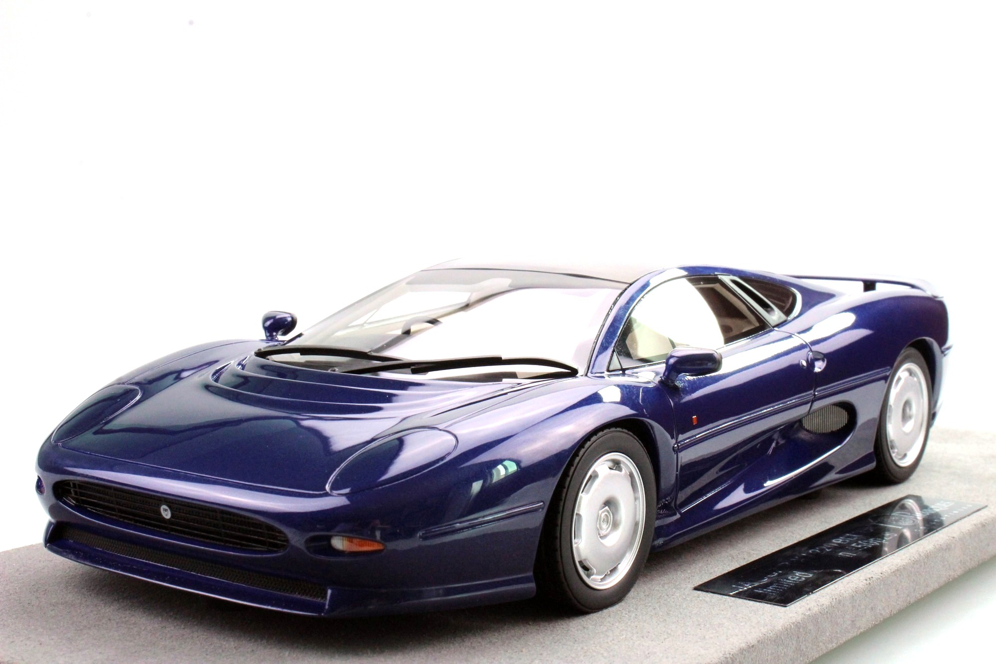 トップマルケス 1/18 ジャガー XJ 220 1992 TOP39 (模型) 価格比較