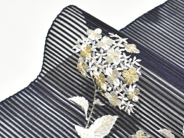 楽天市場】夏帯！手織り 絽綴れ帯 刺繍八寸名古屋帯 濃紺地【お仕立代