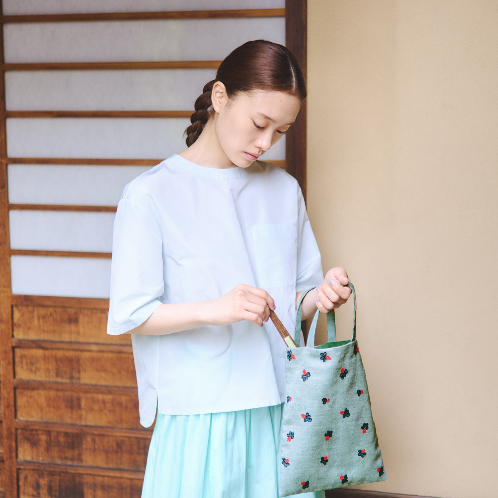 楽天市場】ほぼ日手帳 / トートバッグミナ ペルホネン×ほぼ日 / light