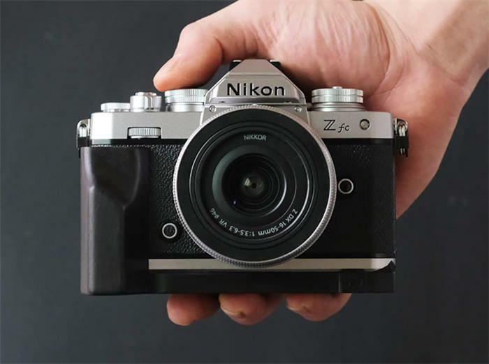 楽天市場】Nikon Z fc Zfc 専用 ハンドグリップメタル 檀木材 ボディ