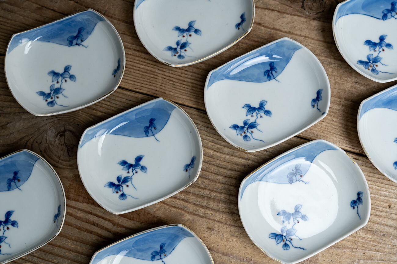 古伊万里 1700年代 柿右衛門様式婦人立像 色絵婦人像 伊万里・柿右衛門様式 文化遺産オンライン