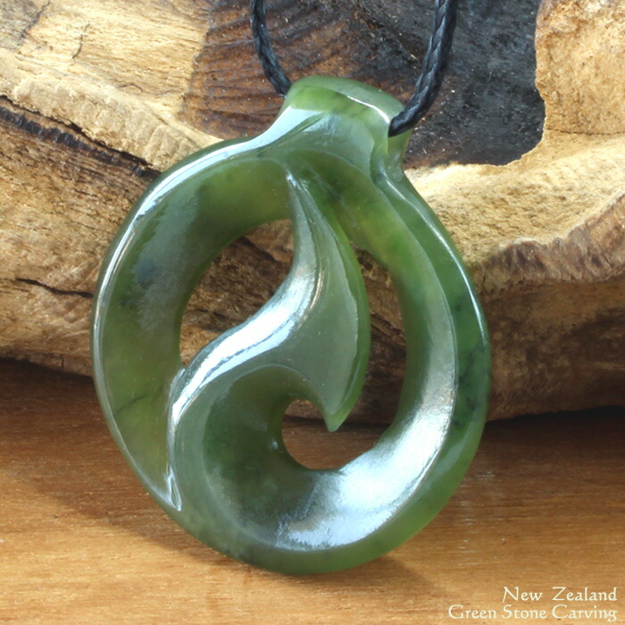 楽天市場】ニュージーランド カービング ペンダント ネフライト 天然石