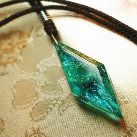 楽天市場】『かんたん封入ペンダント / 煌く深海の光』 ガラス