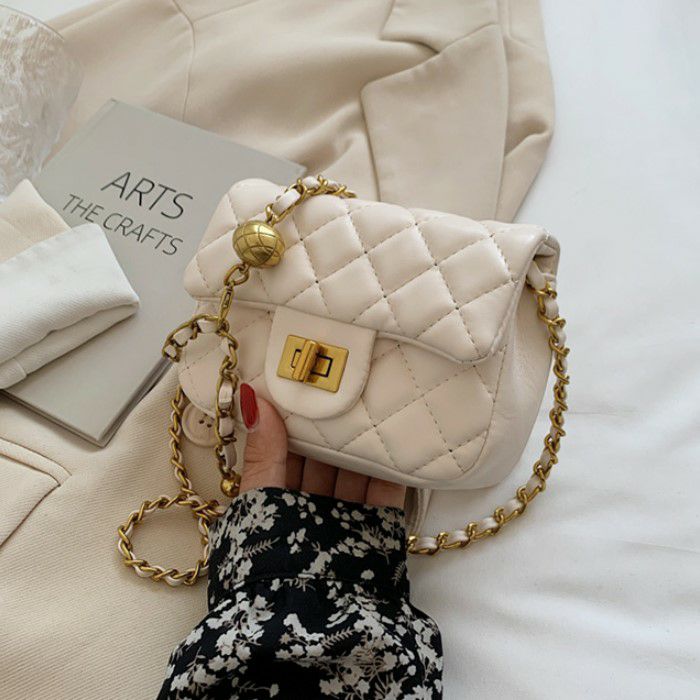 楽天市場】【送料無料】 2023 4color キルティング チェーン ミニ