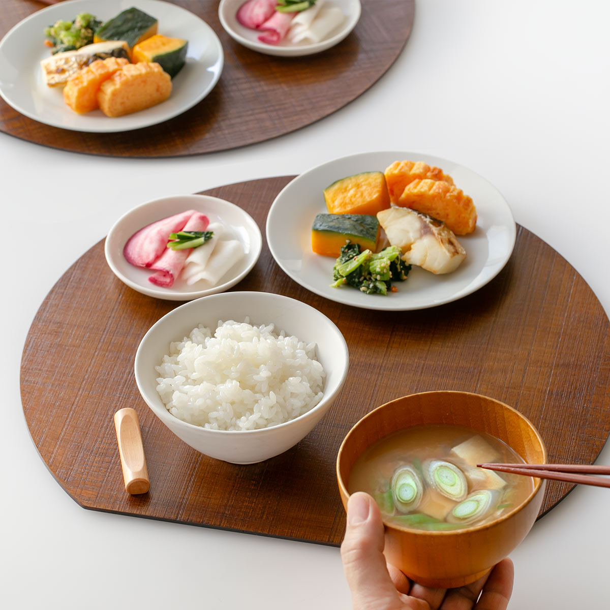 楽天市場】半月膳 36×32cm 漆塗り 天然木 ランチョンマット （ お盆