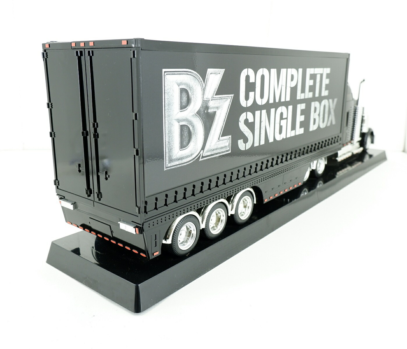 楽天市場】B'z COMPLETE SINGLE BOX Trailer Edition コンプリート