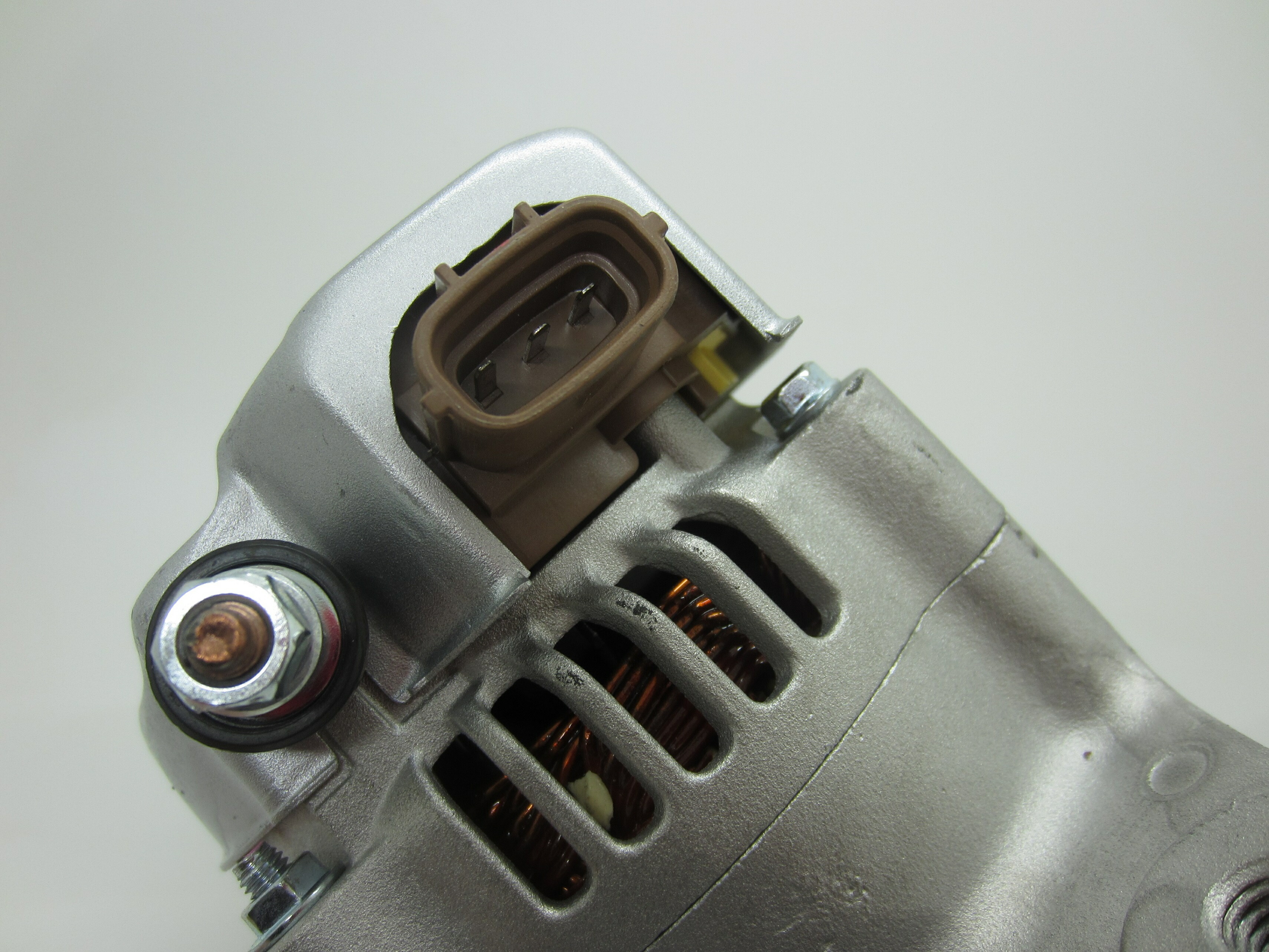 楽天市場】オルタネーター サンバー S321B S331B ダイナモ リビルト