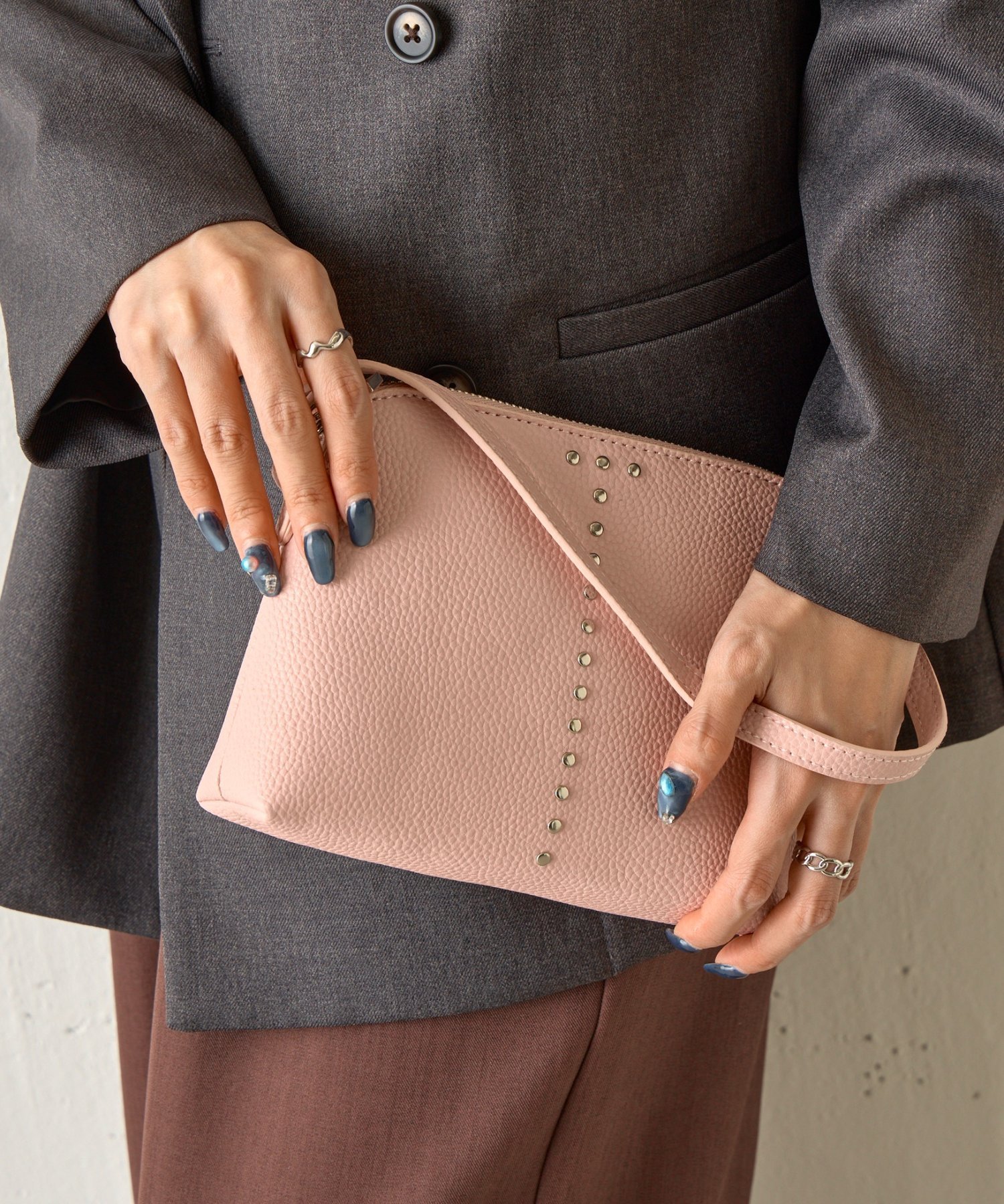 COLONY 2139｜3WAYスタッズポーチショルダーバッグ | Rakuten Fashion