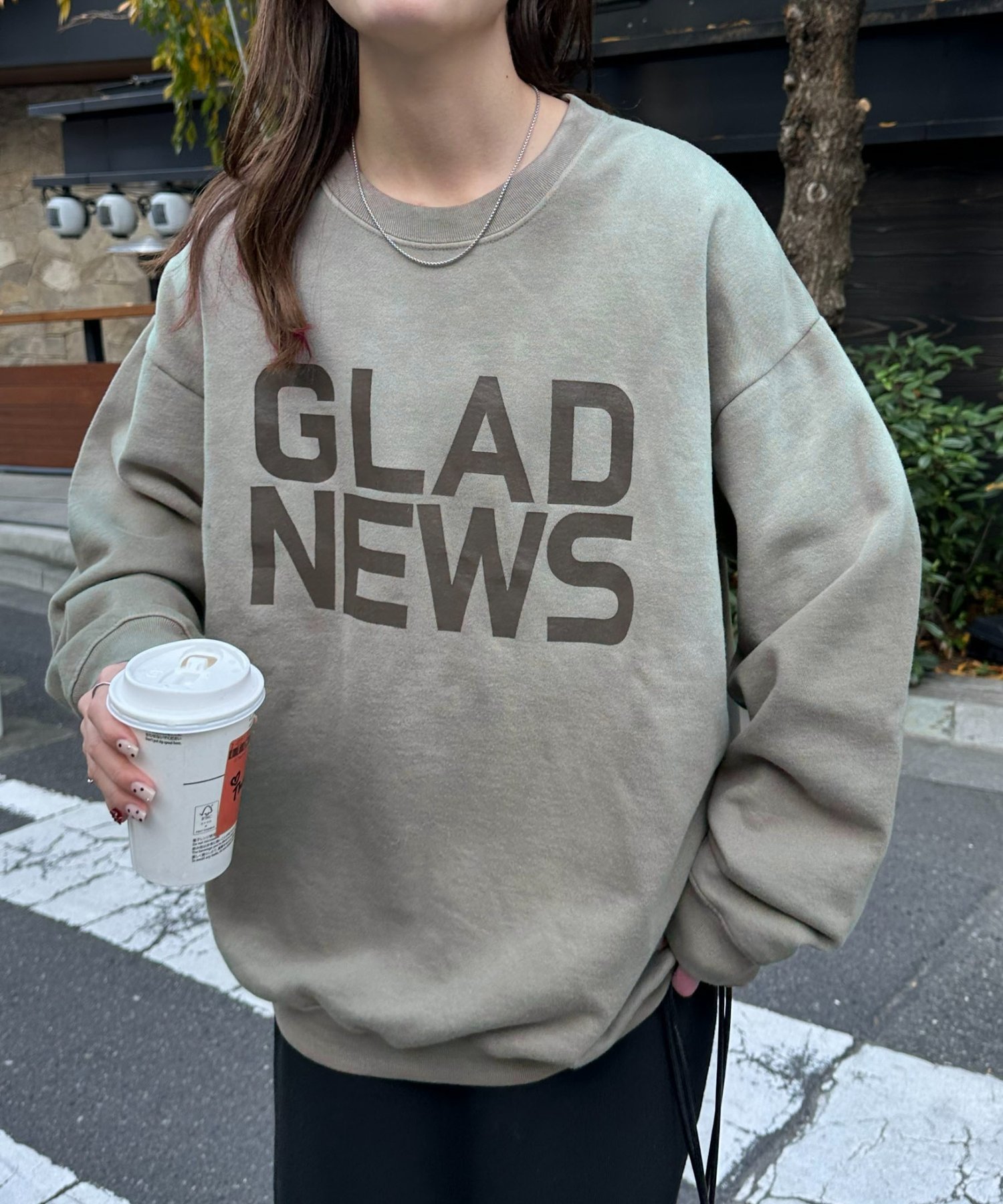 Discoat｜【ユニセックス】サンフェード加工ヒビワレロゴスウェット