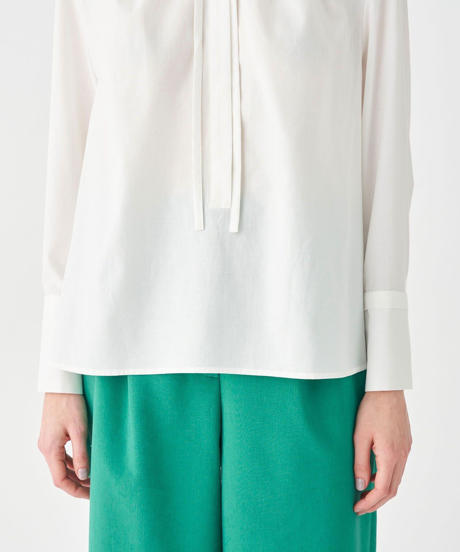 TOMORROWLAND｜クリスタルコットン ギャザーVネックブラウス | Rakuten