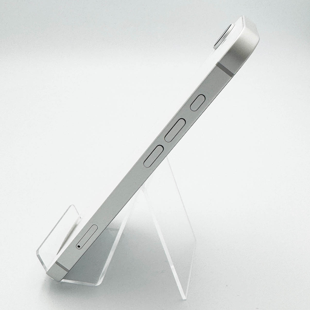 楽天市場】安心の1年保証！未使用品 iPhone16e 128GB 本体 中古 スマホ