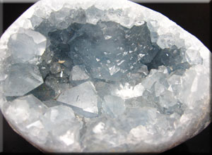 楽天市場】【原石 天然石】マダガスカル産 セレスタイト エッグ型