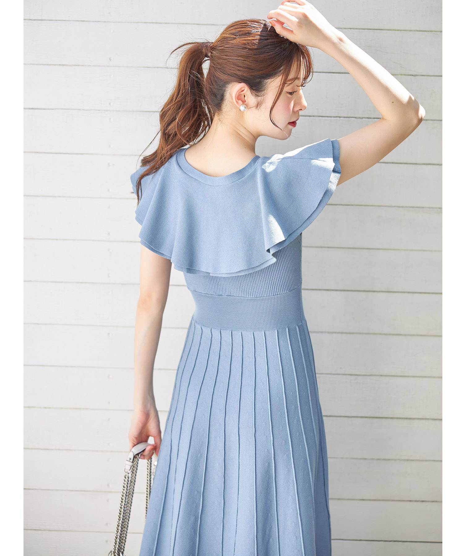 楽天市場】パール飾り釦付きラッフルフリルリブニットワンピース