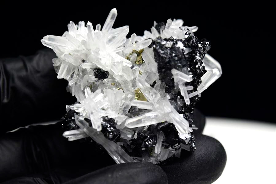 楽天市場】◇水晶共生◇ パイライト 黄鉄鉱 クラスター ミニサイズ【約