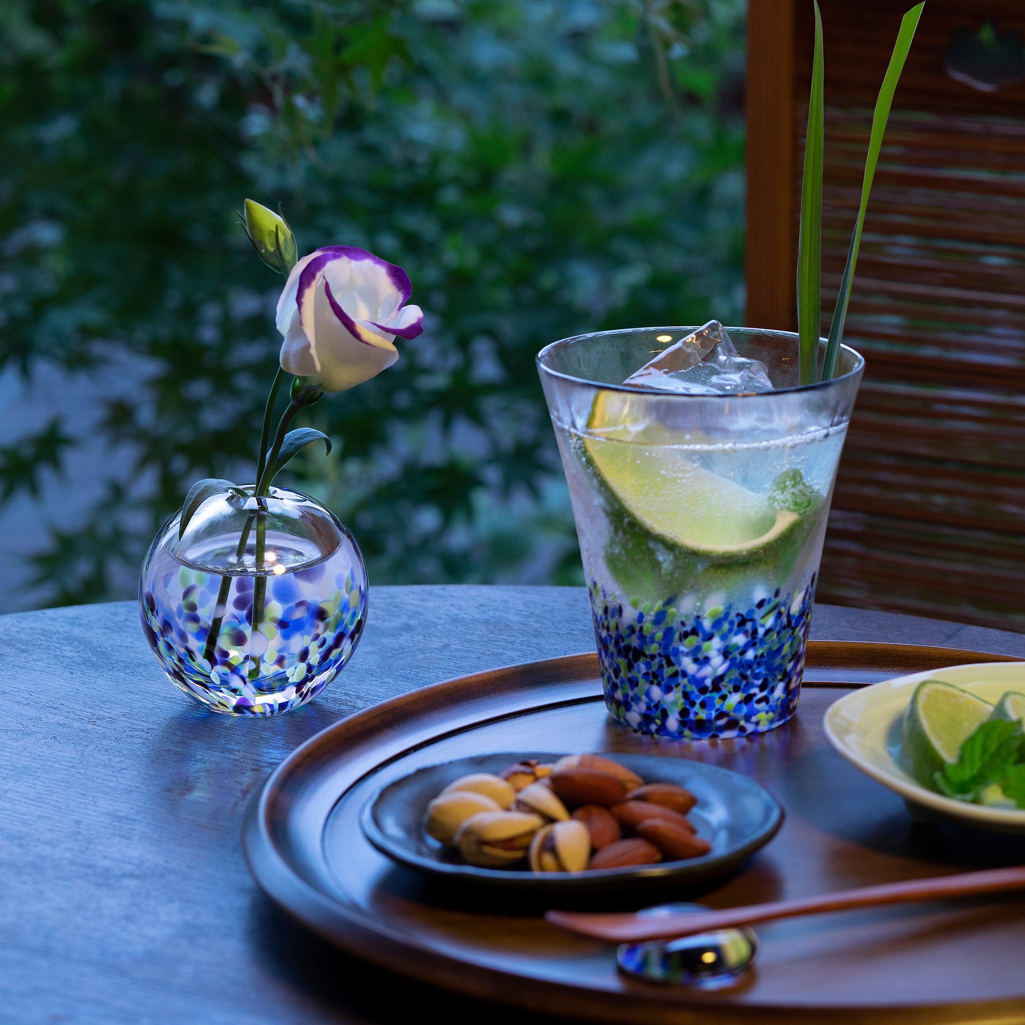 津軽びいどろ にほんの色 ふうけい 一輪挿し 宵の蛍 | 青森県の伝統