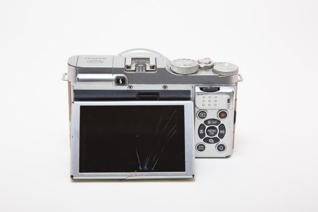 液晶が割れたフジX-M1の補修部品と修理手順！ – TRIPOO!! 〜バイク