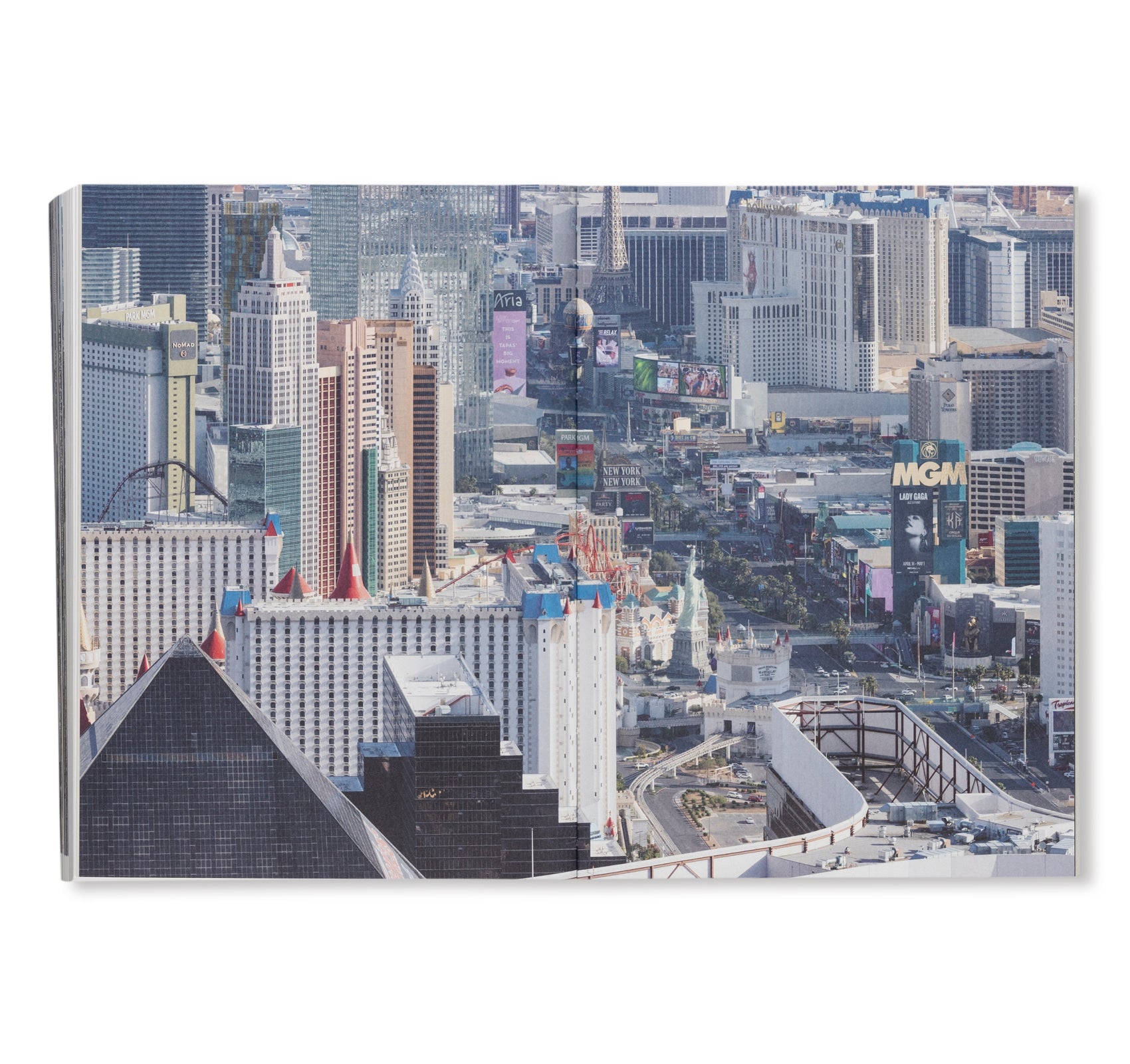 MOMENTS IN ARCHITECTURE by Iwan Baan – twelvebooks