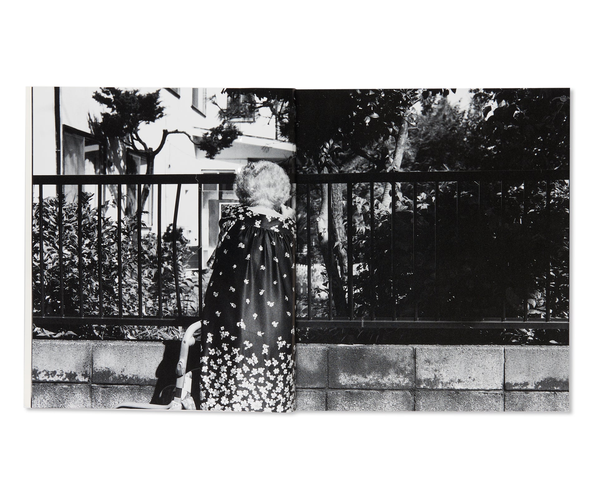 流石 / RYU U SE KI - HYSTERIC No.10 by Nobuyoshi Araki – twelvebooks