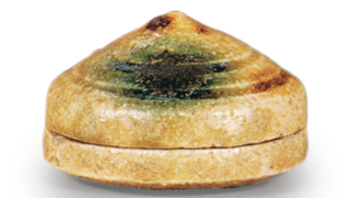 彫三島茶碗 ほりみしまちゃわん | 鶴田 純久の章 お話