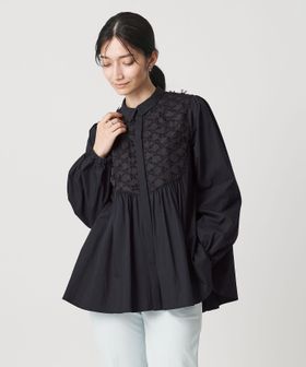 コンビ ギャザー ブラウス