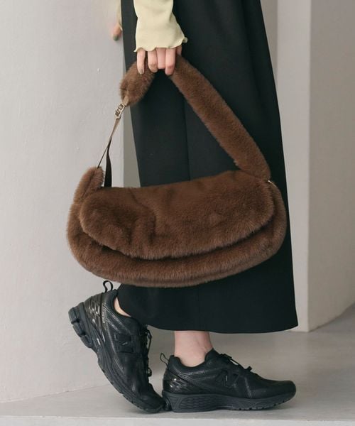 別注】＜NOMADIS＞LUCK フェイクファー ショルダーバッグ