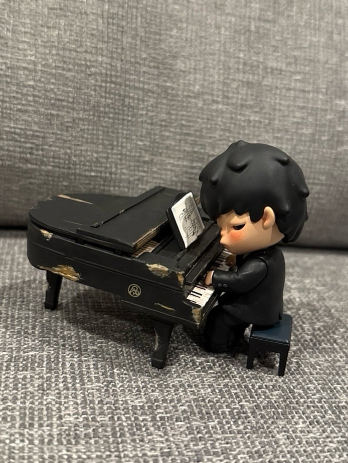 ポップマート フィギュリン ヒロノ ザピアニストフィギュア Hirono The