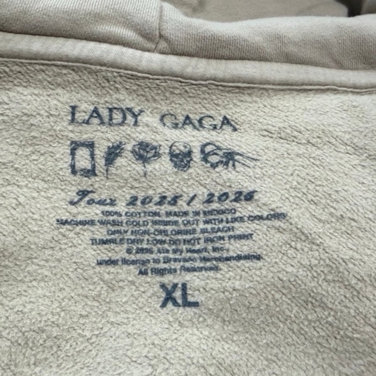 Lady Gaga “MAYHEM” Tour 2025/2026 Hoodie – XL | Mercari