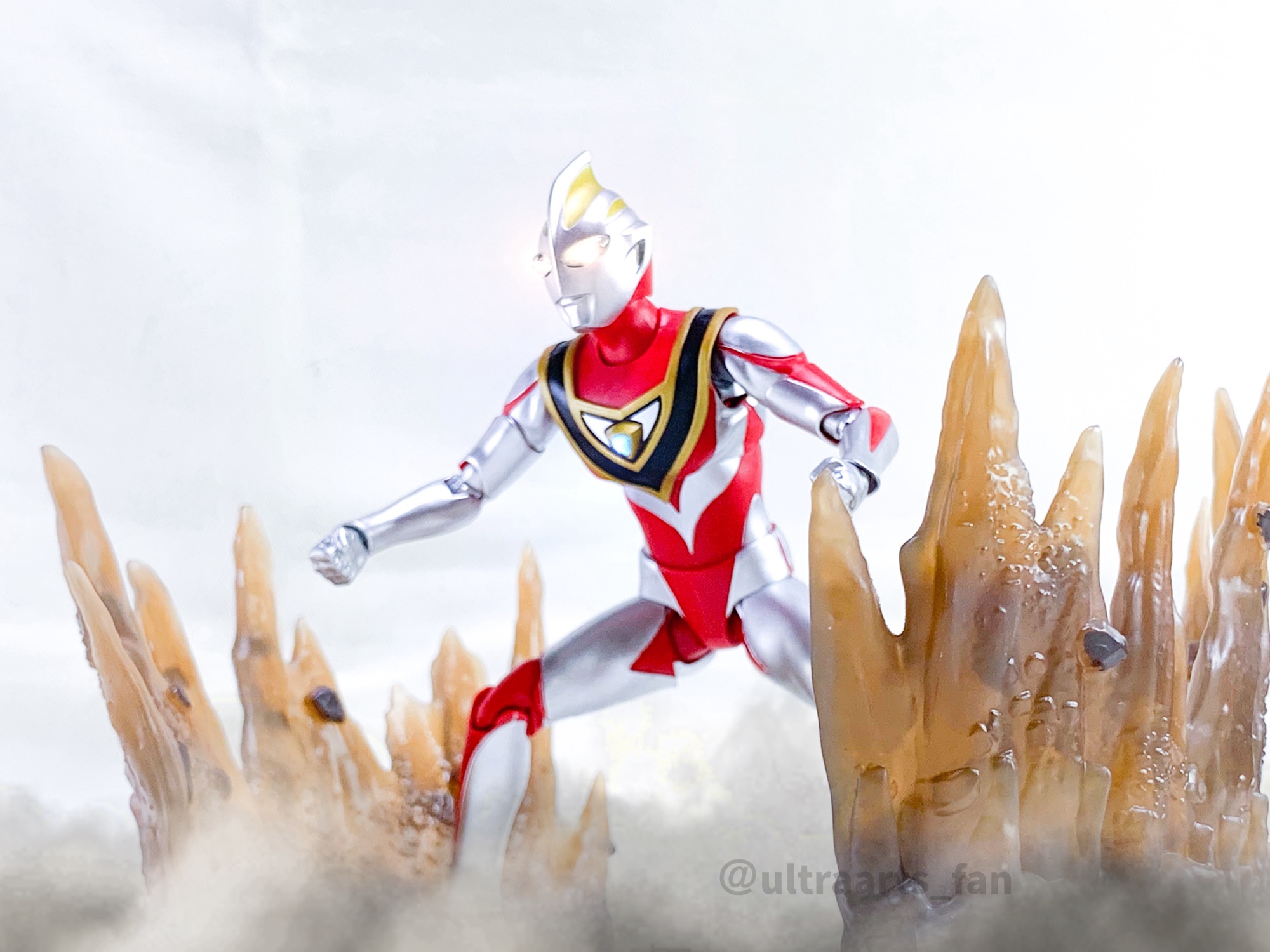 簡易レビュー】S.H.Figuarts 真骨彫製法 ウルトラマンガイア（V2