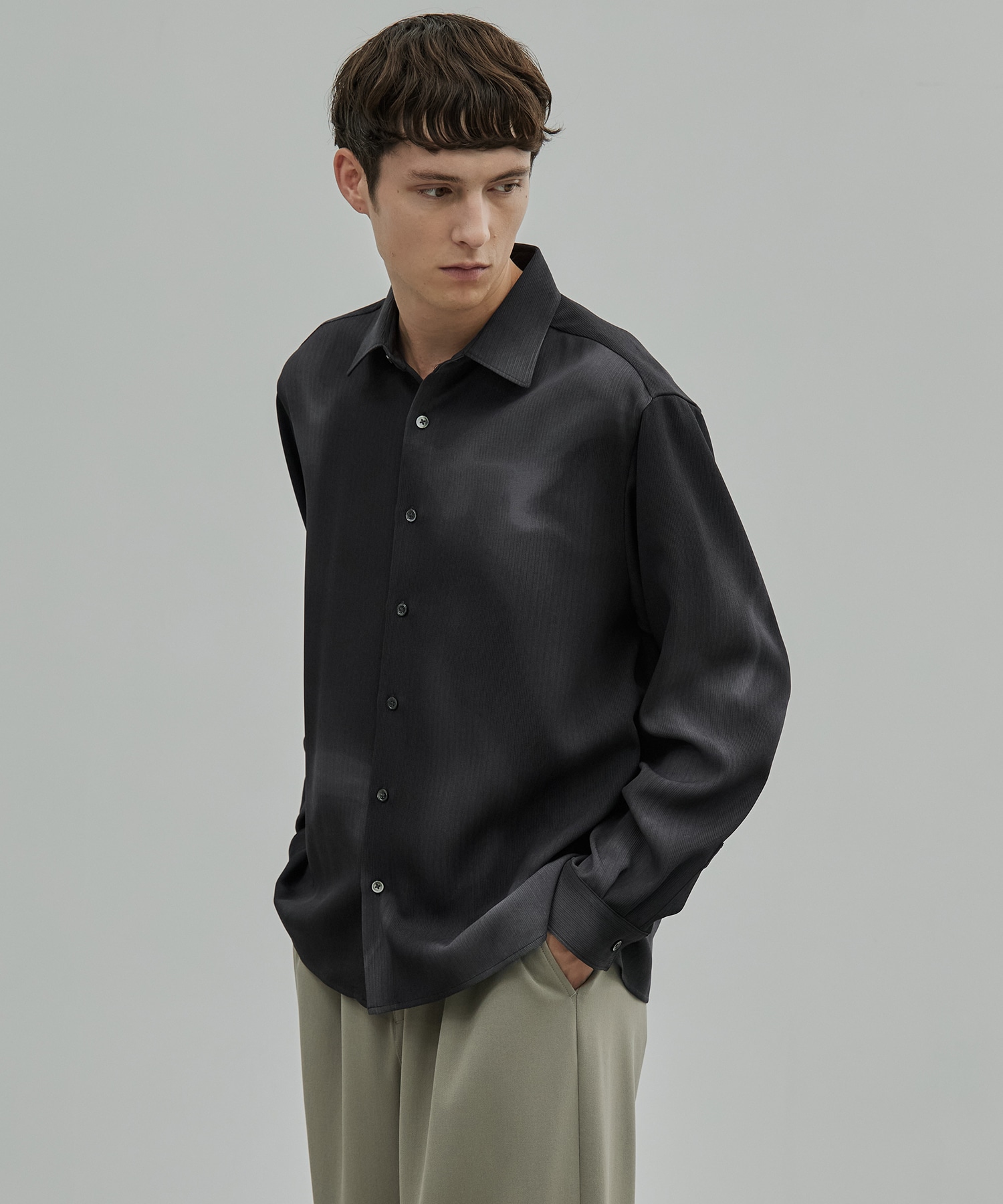 残りわずか｜再入荷なし〉COLD DRY GRADATION PLEATS ロングスリーブ