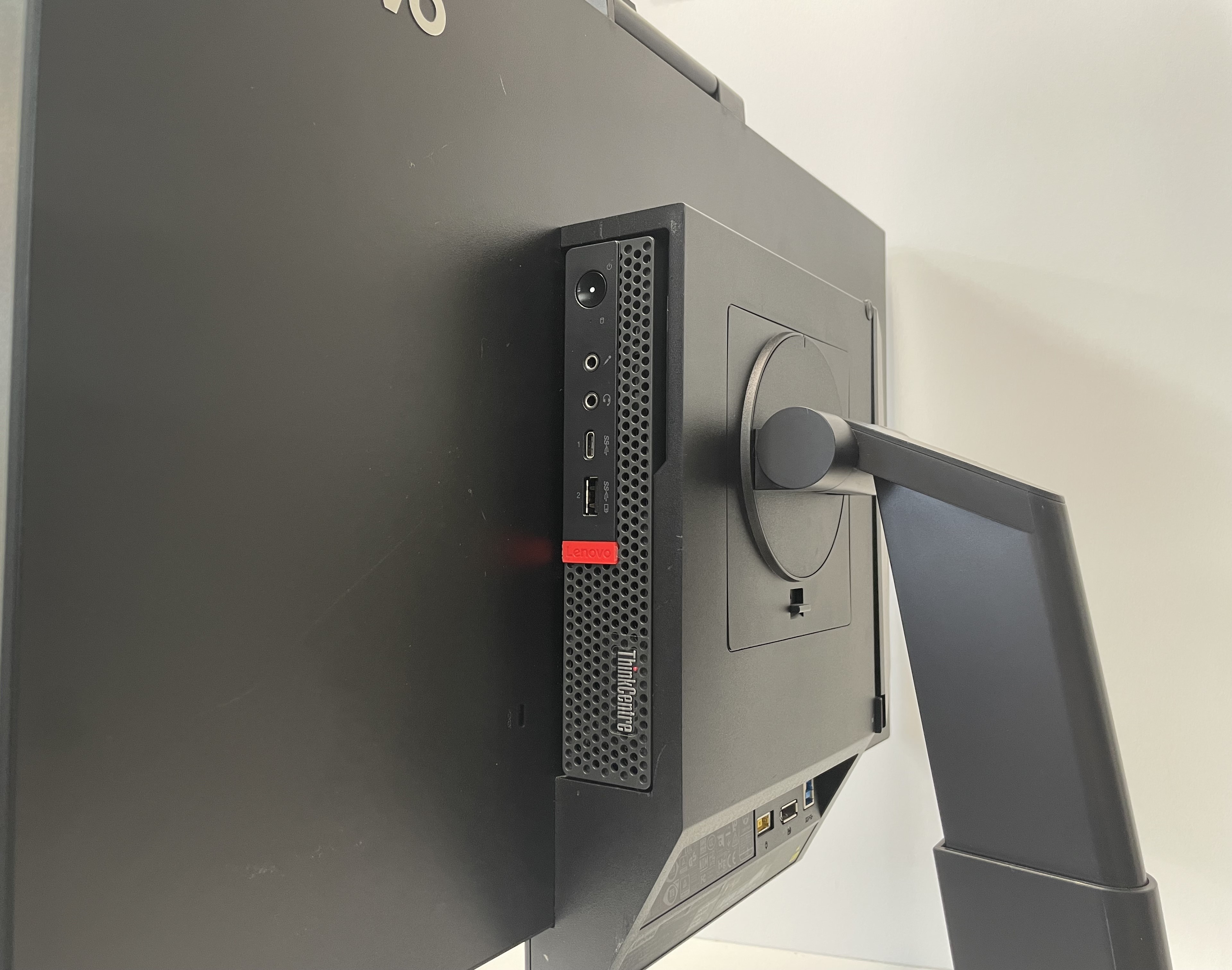 UsedPC / 【中古】レノボ デスクトップPC i5九世代+モニターセット