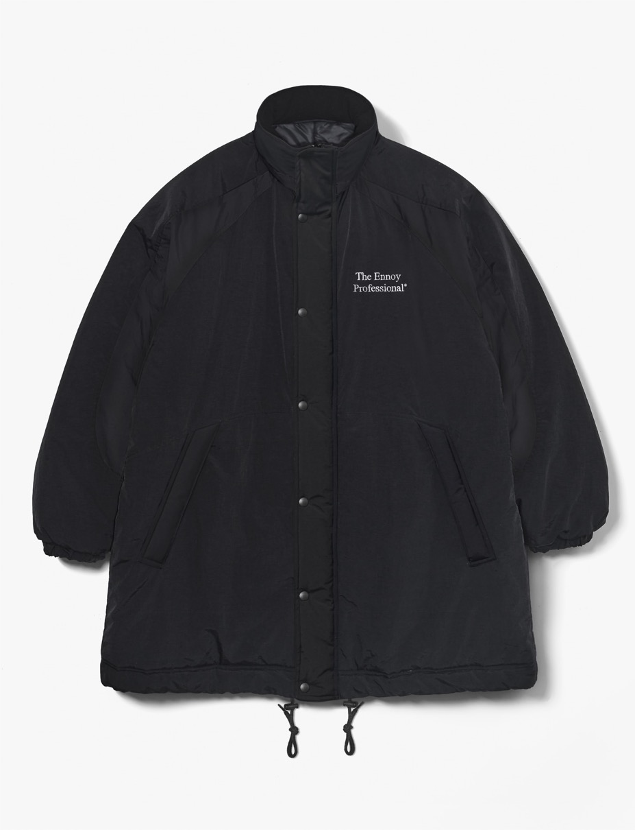 ENNOY『PADDED NYLON BENCH COAT』が国内12月21日より抽選販売 | UP TO