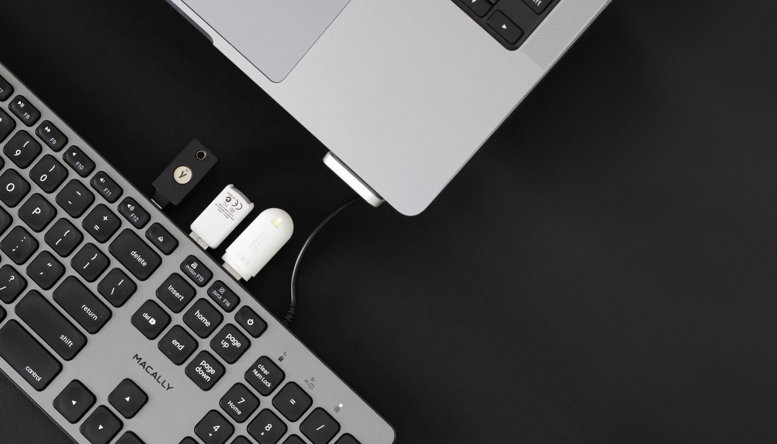 USB C Keyboard for Mac | USB Hub for Extra Ports, Full-Size with