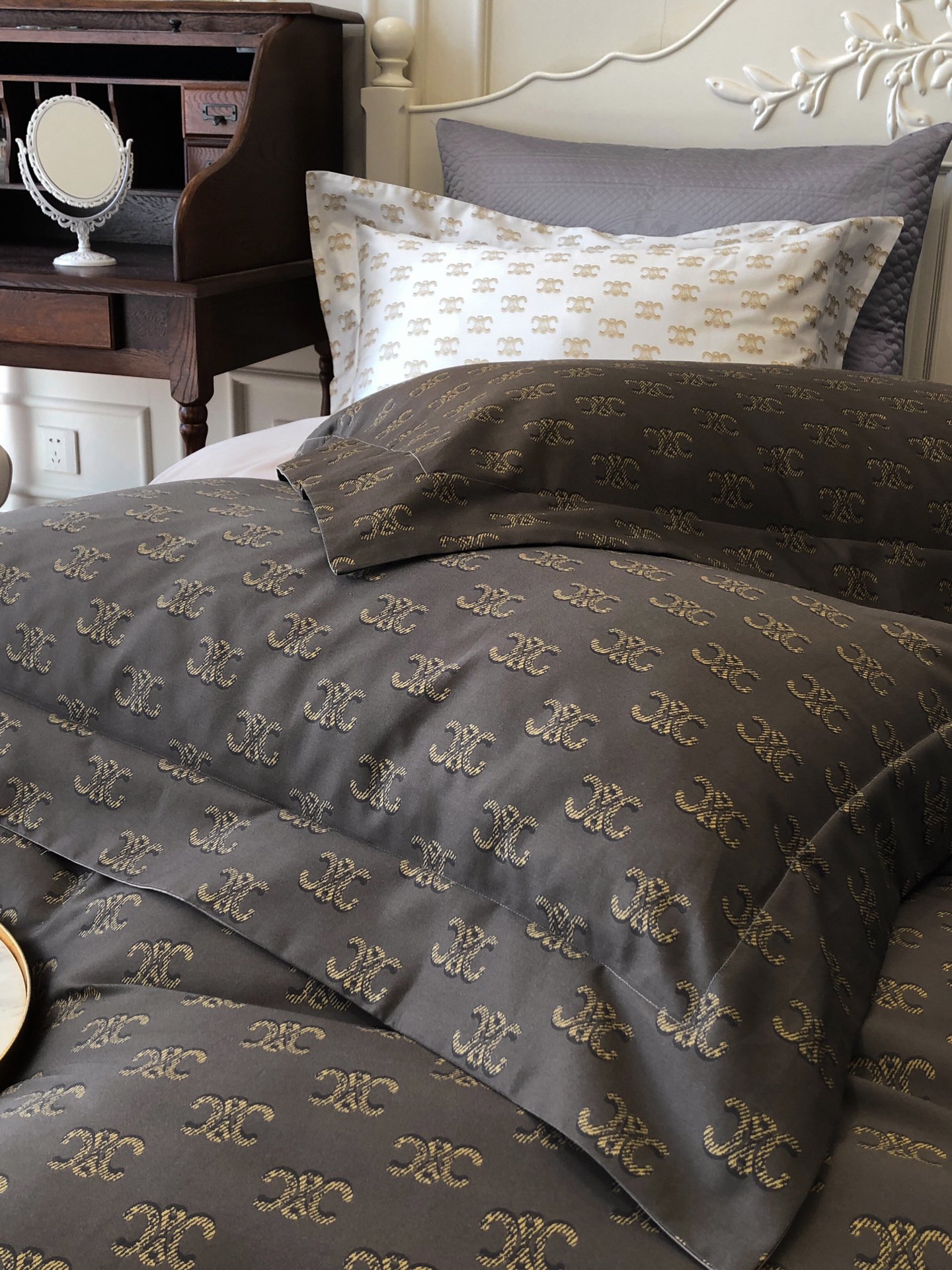 日本国内最高級ブランド販売店のブランド通販専門店 / セリーヌ寝具