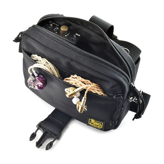 E564：ポータブルオーディオ用 仕切りとバックル付きファスナーサブ