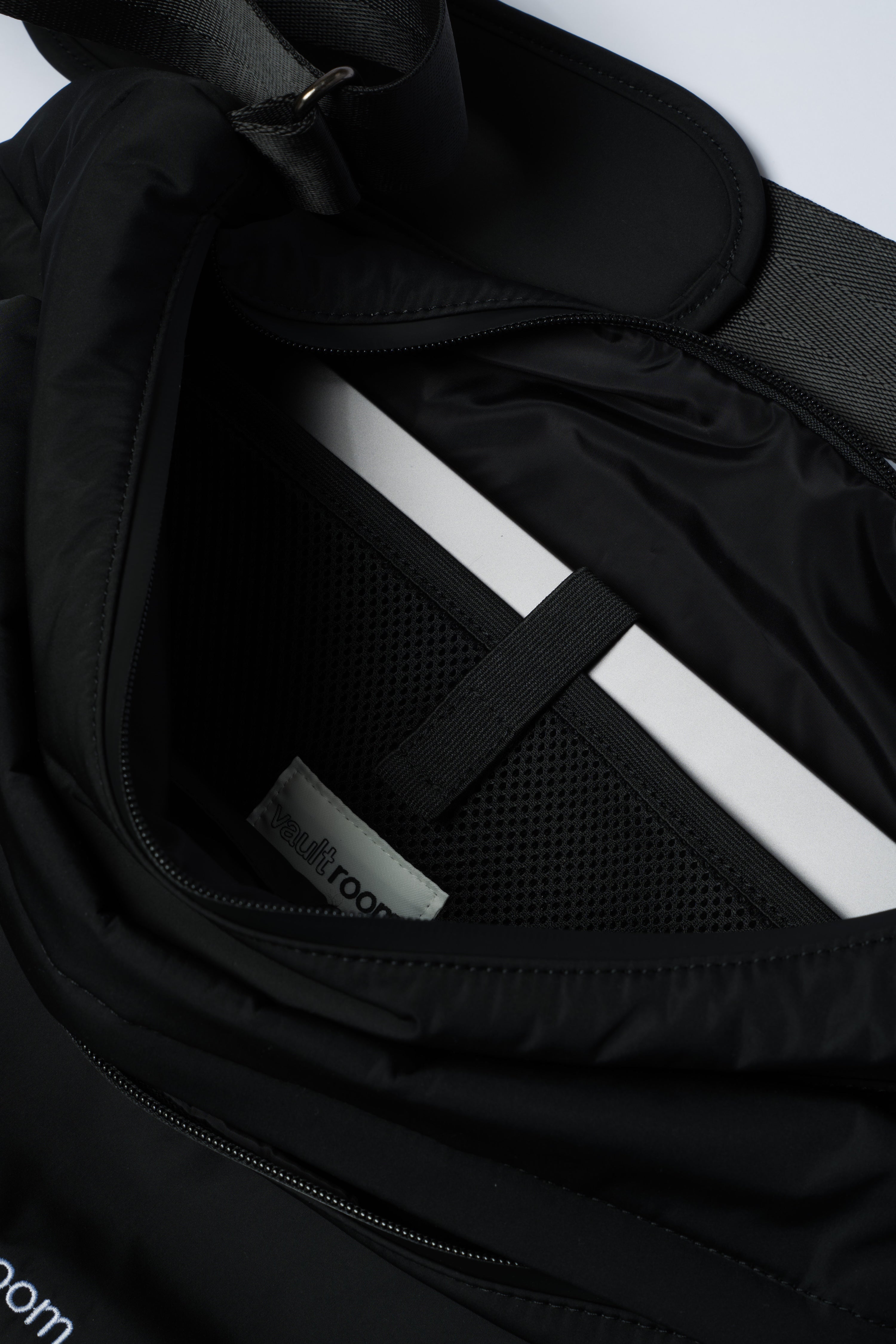 VAULTROOM HOBO BAG / LARGE