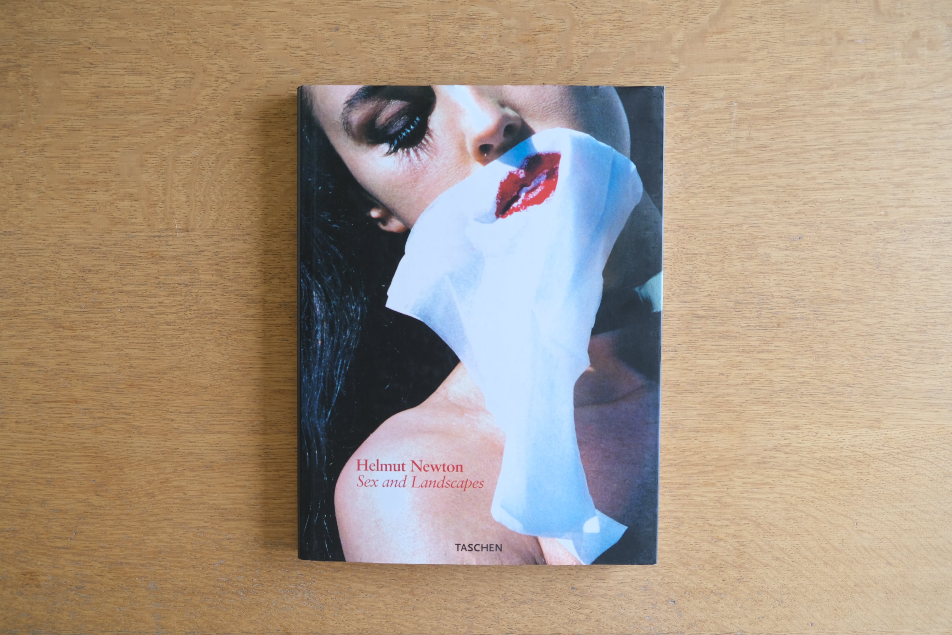 美本］Helmut Newton『Sex and Landscapes』｜TASCHEN刊（2004年