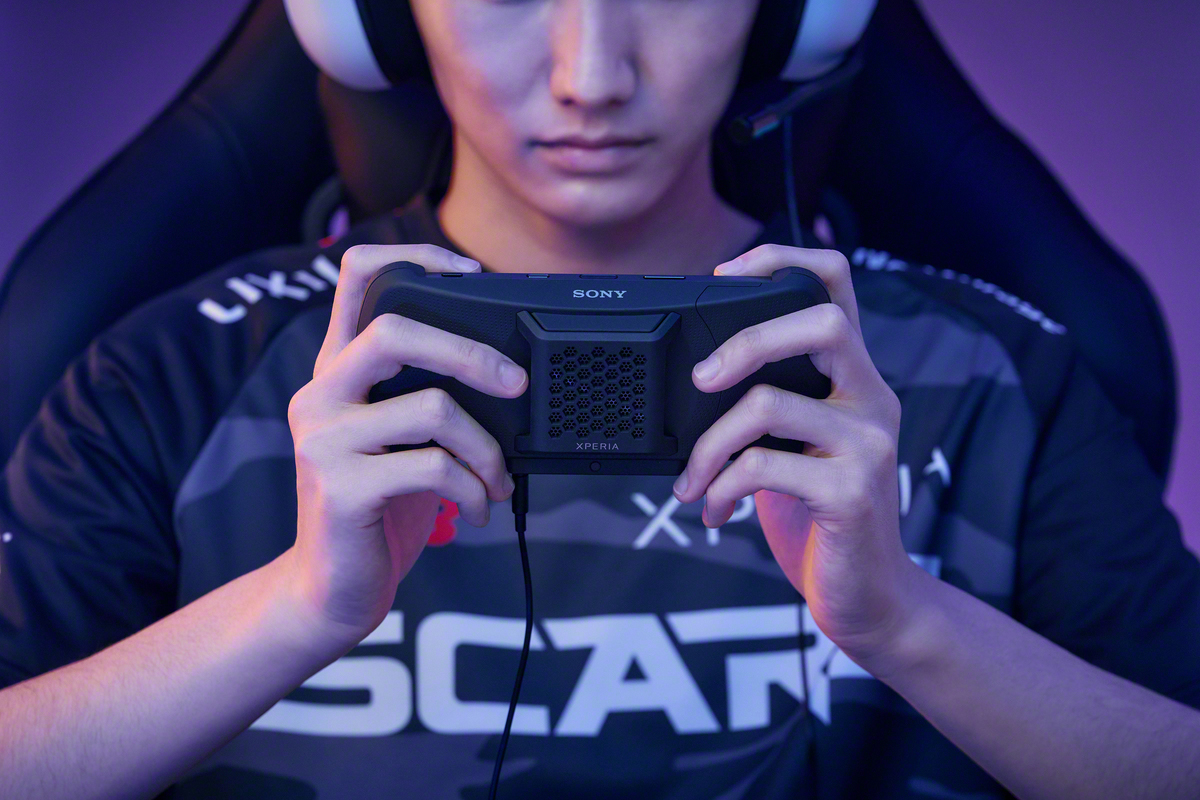 ソニー、Xperia 1 IVのSIMフリーモデルと専用ゲーミングギアを付属する