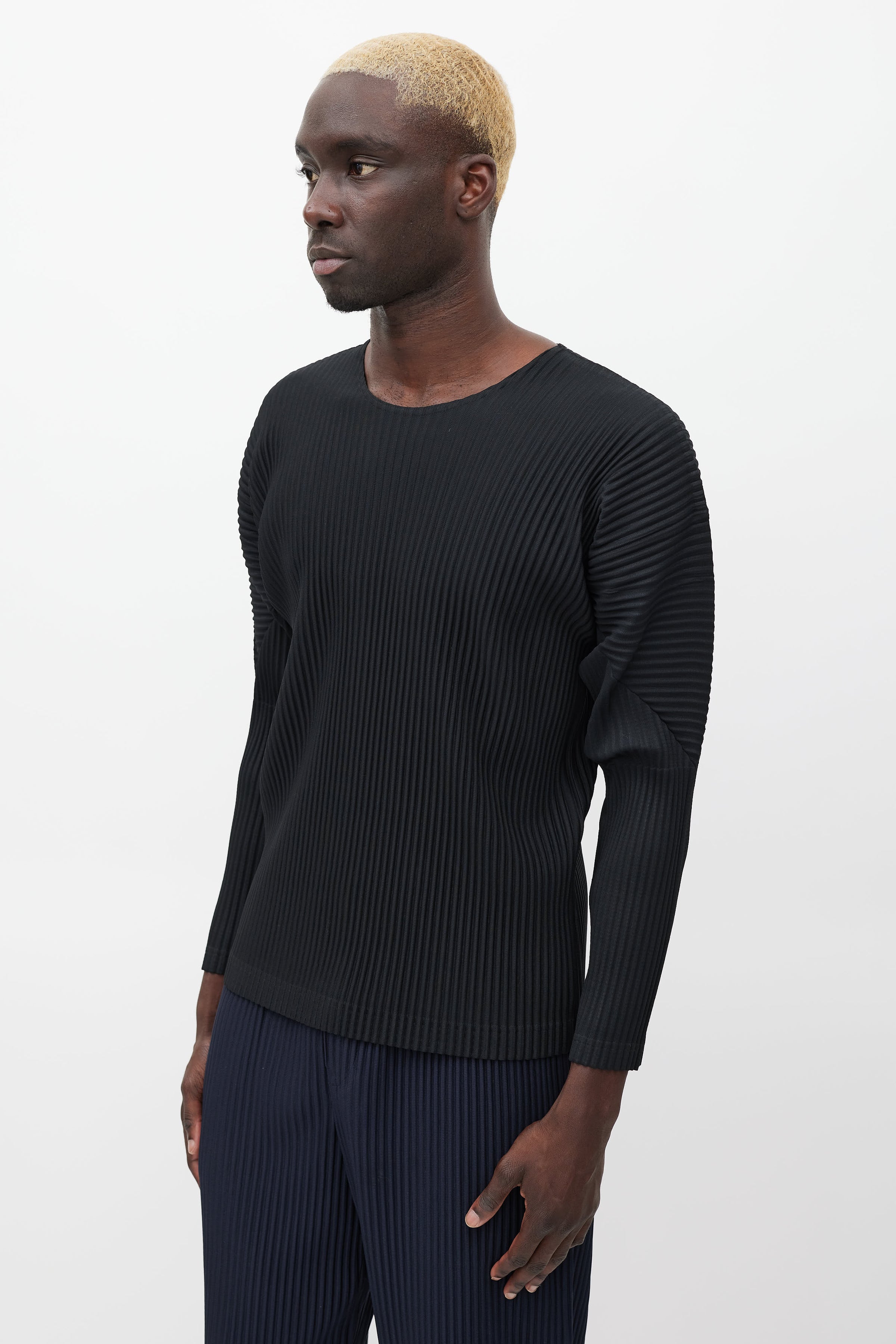 Homme Plissé Issey Miyake // Black Pleated Long Sleeve Top – VSP