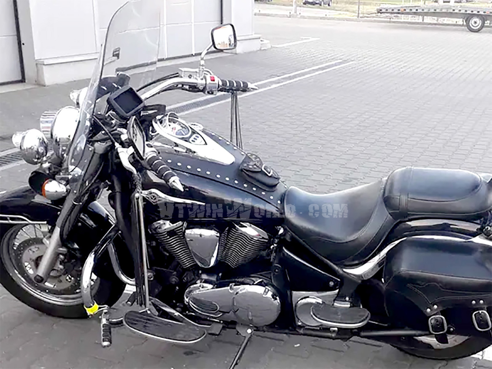 S) KAWASAKI VN 900 VULCAN - BLACK LEATHER TANK BIB / PANEL / BRA