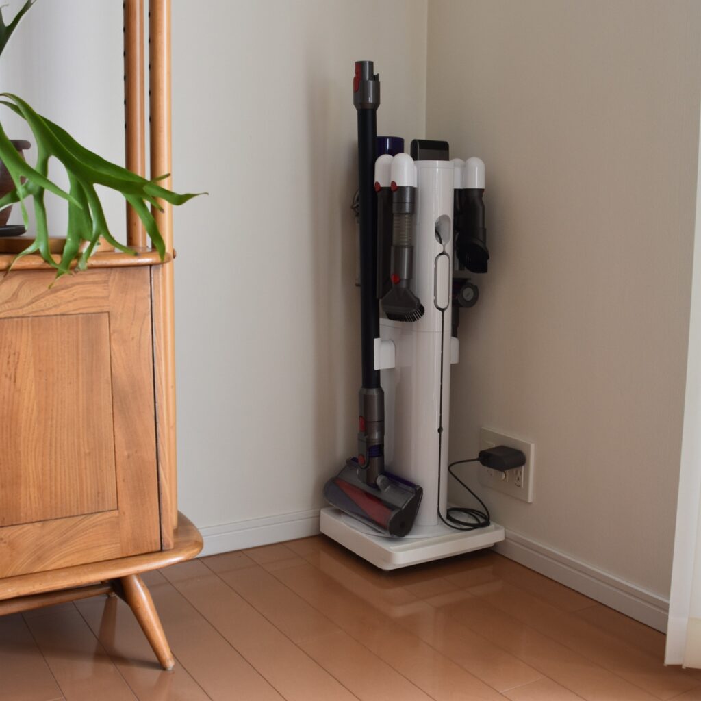 ダイソン】使いやすいのはコードレスクリーナースタンドとフロアドック