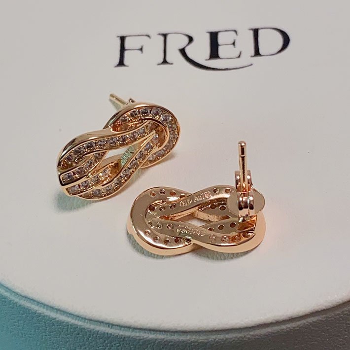 フェンディ ピアス 人気 FENDI オーロック ピアス ゴールド 2025新作