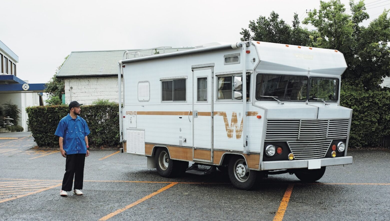 70sカルチャーを体現する、ユニークなキャンピングカー。（'72
