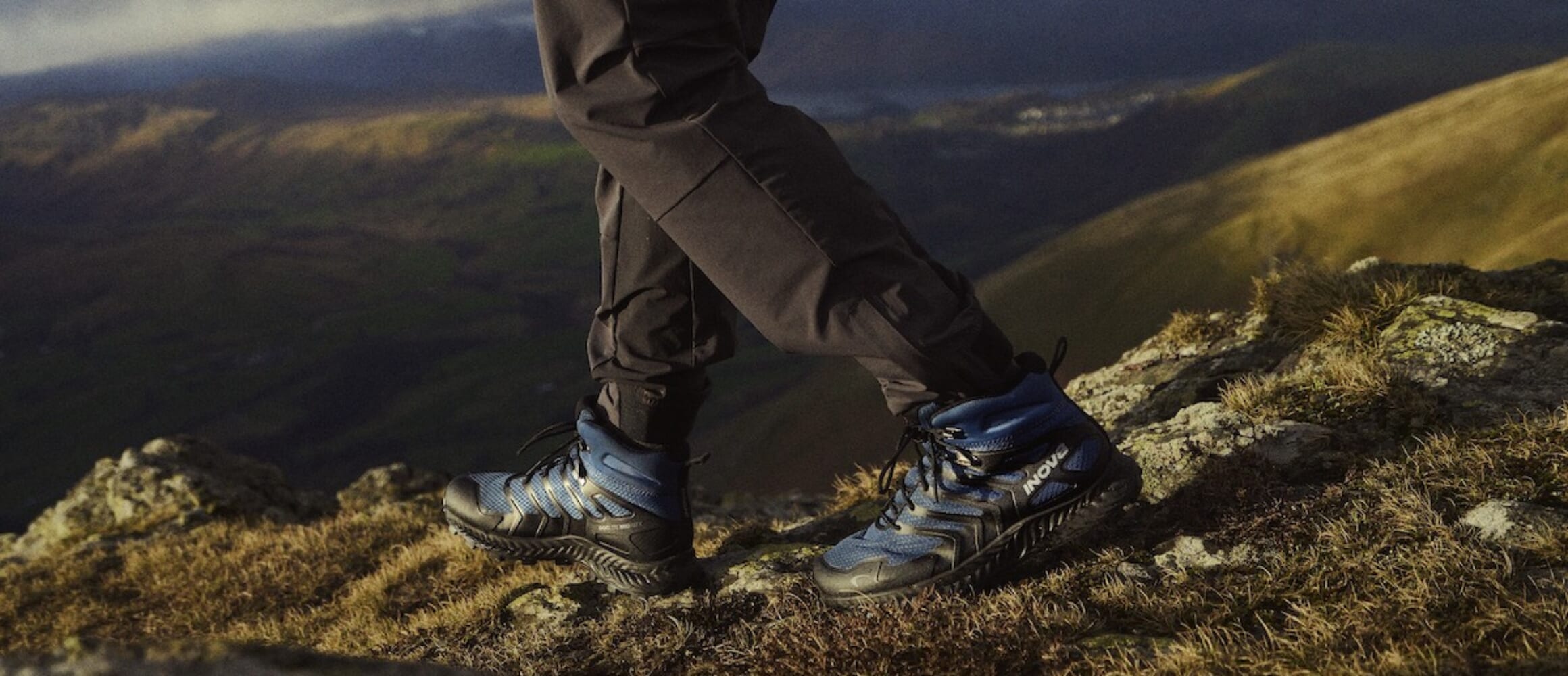 英国発、イノヴェイトが作り出すハイキング用シューズ“ロックライト”の