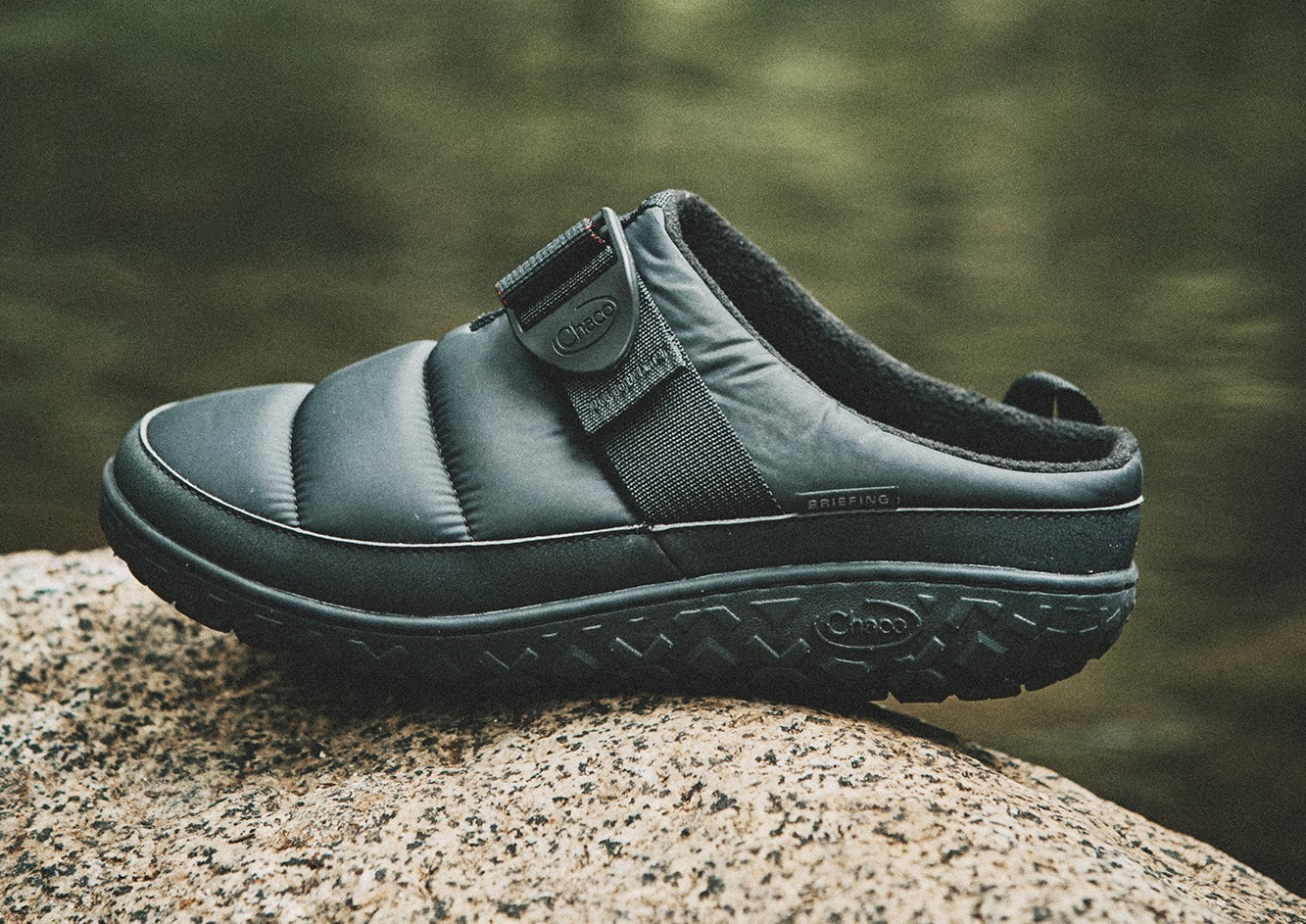 ブリーフィング×チャコがコラボ！ 人気クロッグが秋冬コーデをシックに