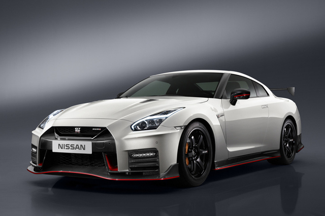 日産GT-R NISMO」が2017年モデルに進化 【ニュース】 - webCG