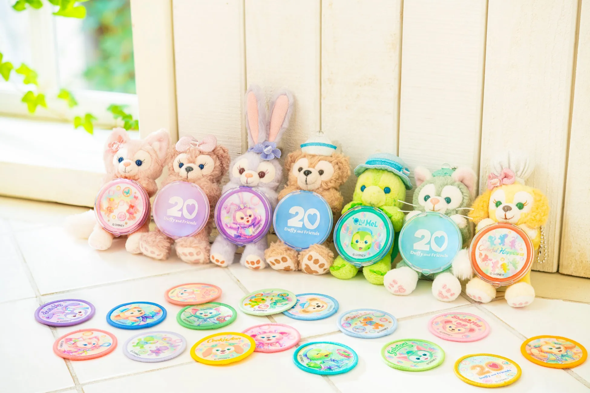 TDSディズニーリゾート25周年クリスマスダッフィー ぬいぐるみバッジ