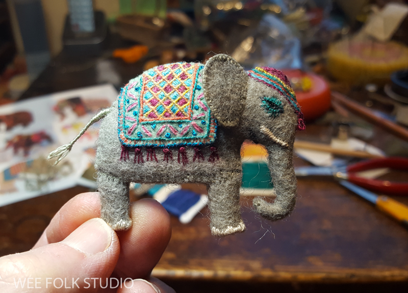 bed book peek: elephant and goldfish | SALLEY MAVOR