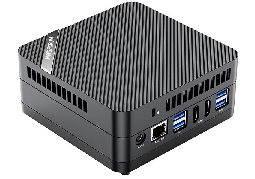 MINISFORUM UM690S、Ryzen 9 6900HX搭載のミニPC、RAM 32GB / SSD 1TB