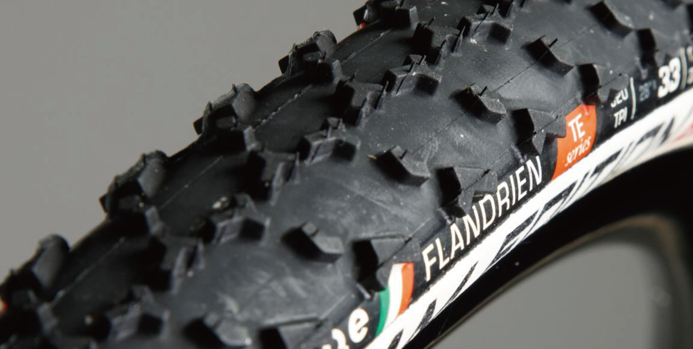 Flandrien ― チャレンジタイヤが生んだ新たなシクロクロス用