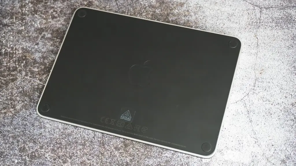 Apple：Magic Trackpad 3(ブラック)をレビュー｜第1・2世代の違いも比較！